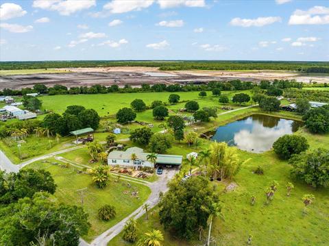5711 Bishop Rd, Wimauma, FL 33598