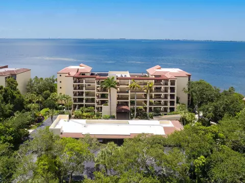 6460 Mourning Dove Dr #201, Bradenton, FL 34210