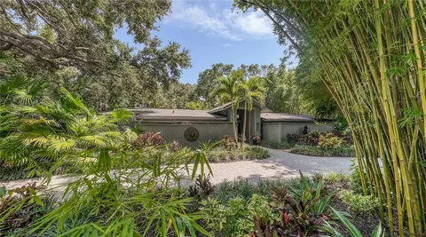 1642 Shoreland Dr, Sarasota, FL 34239