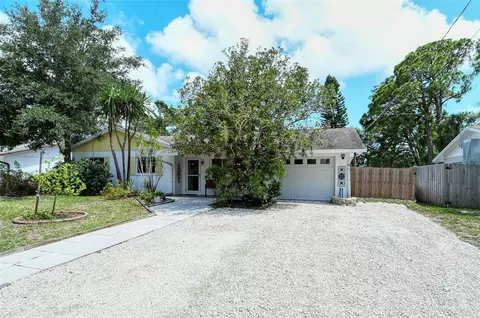 2560 Arapaho St, Sarasota, FL 34231