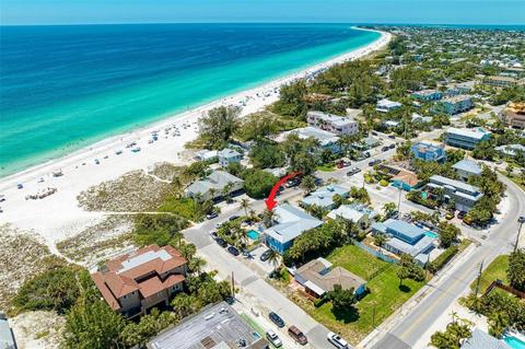 201 35th St #4, Holmes Beach, FL 34217