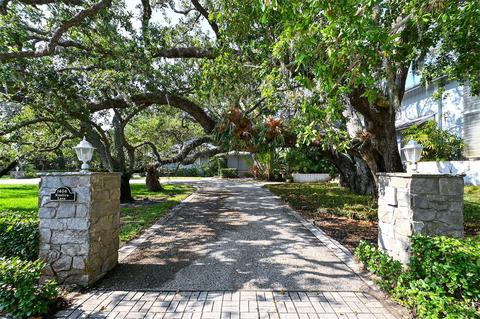 1406 Kimlira Ln, Sarasota, FL 34231