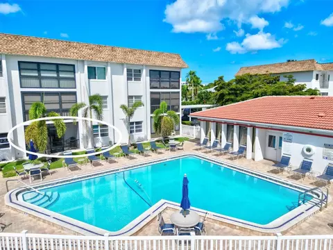 110 Vista Hermosa Cir #104B, Sarasota, FL 34242