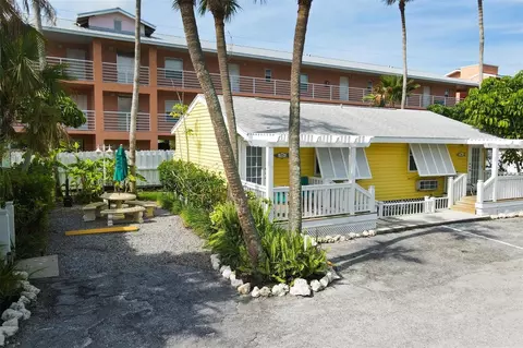 1603 Gulf Dr N #33, Bradenton Beach, FL 34217