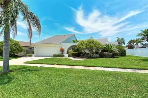 3722 Kingston Blvd, Sarasota, FL 34238