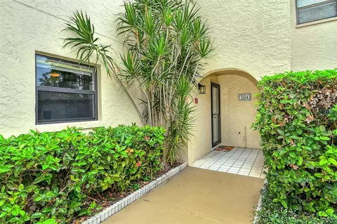 800 Hudson Ave #104, Sarasota, FL 34236
