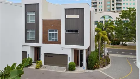 275 Cosmopolitan Ct, Sarasota, FL 34236