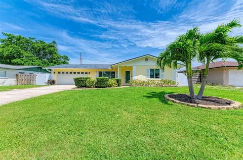 3404 York Dr W, Bradenton, FL 34205