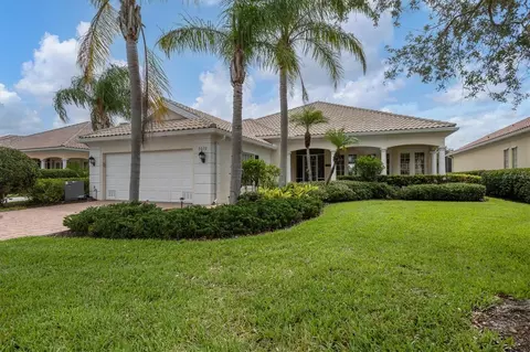 5572 Bilbao Pl, Sarasota, FL 34238