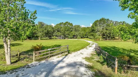 420 Myakka Rd, Sarasota, FL 34240