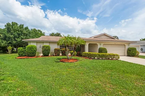 6114 Approach Ln, Sarasota, FL 34238