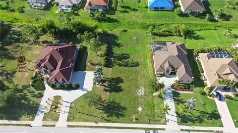 171 Rotonda Blvd E, Rotonda West, FL 33947
