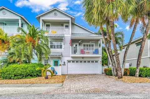 206 66th St #B, Holmes Beach, FL 34217