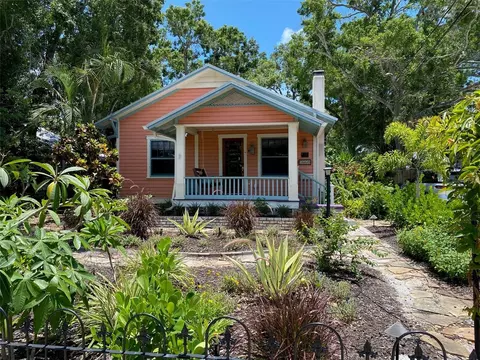 1660 7th St, Sarasota, FL 34236