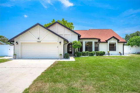 1302 83rd St NW, Bradenton, FL 34209