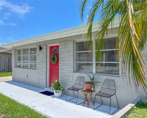 4555 Beacon Dr, Sarasota, FL 34232
