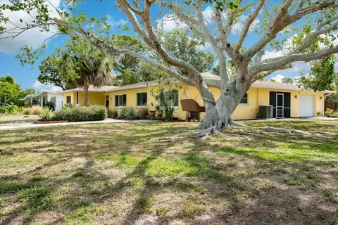 935 Dawn St, Venice, FL 34285