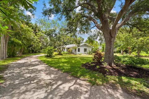 2210 6th St W, Palmetto, FL 34221