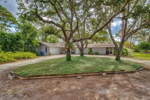 950 Dartmoor Cir, Nokomis, FL 34275