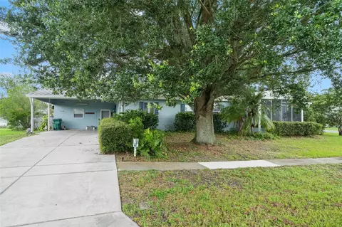 37632 Newport Dr, Zephyrhills, FL 33542