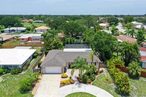 3341 Pine Valley Dr, Sarasota, FL 34239