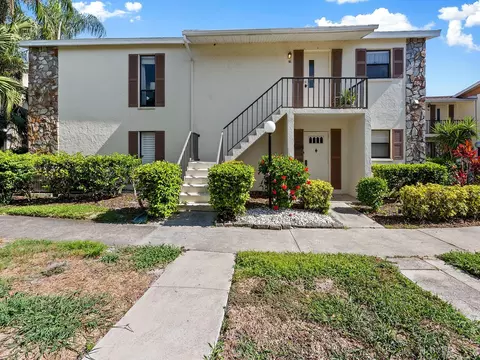 5400 34th St W #6I, Bradenton, FL 34210