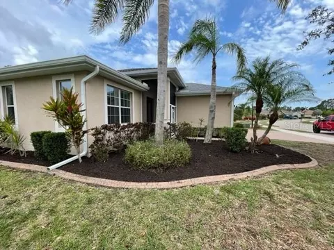 5435 Layton Dr, Venice, FL 34293