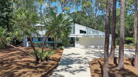 818 Oak Vista Dr, Sarasota, FL 34232