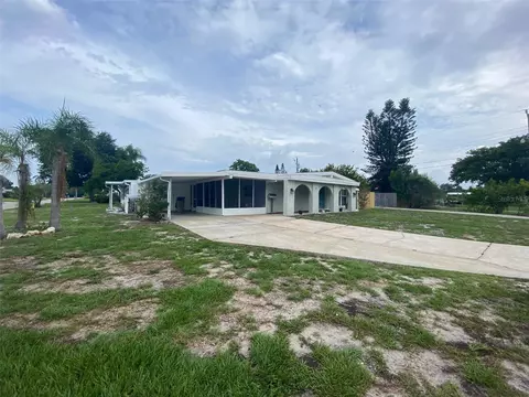 2302 S Radcliffe Pl, Bradenton, FL 34207