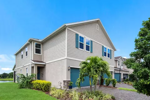 11642 Woodleaf Dr, Bradenton, FL 34211