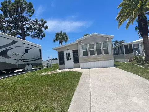 288 Bainbridge Dr, Nokomis, FL 34275