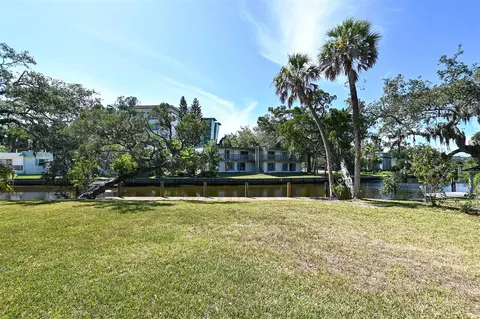 Walker Circle, Sarasota, FL 34234