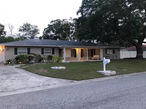895 Manor Dr S, Dunedin, FL 34698