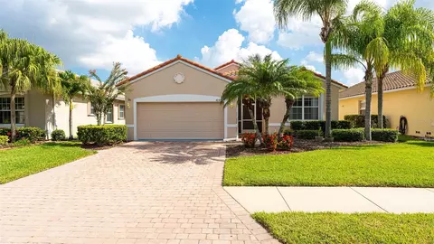 4243 64th Dr E, Sarasota, FL 34243