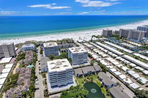 1080 W Peppertree Ln #303A, Sarasota, FL 34242