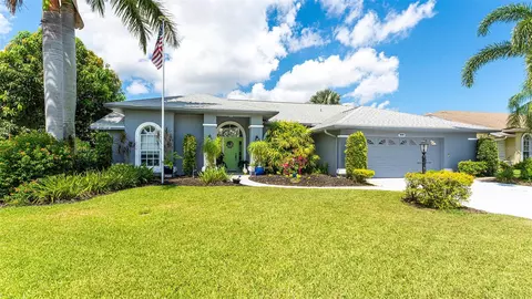 5520 61st St E, Bradenton, FL 34203