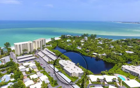 101 Whispering Sands Dr #206, Sarasota, FL 34242