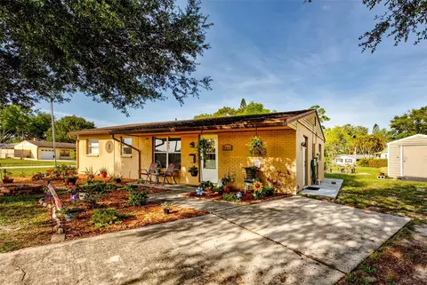2612 34th St W, Bradenton, FL 34205