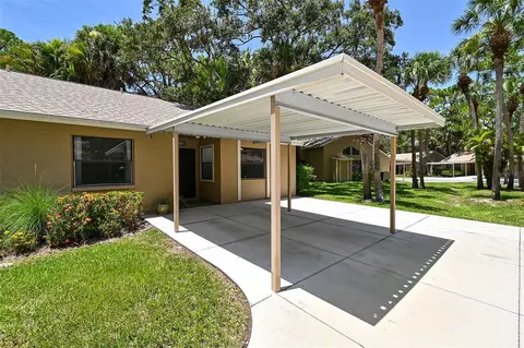 4951 Village Garden Dr, Sarasota, FL 34234