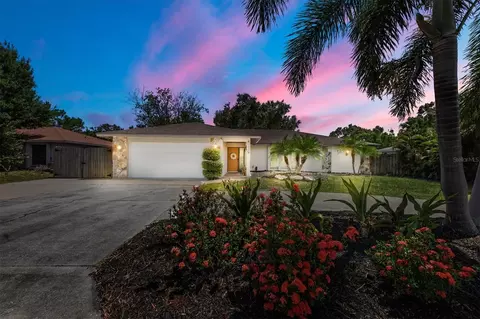 3948 Helene St, Sarasota, FL 34233
