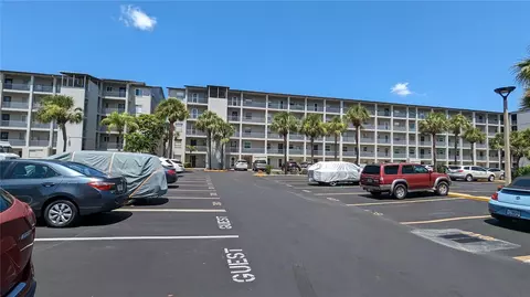 3090 Lake Bayshore Dr #O-202, Bradenton, FL 34205