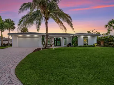 925 Contento Cir, Sarasota, FL 34242