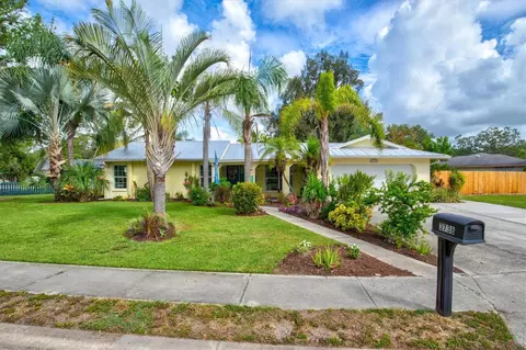 3738 Kingswood Dr, Sarasota, FL 34232