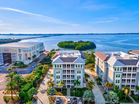 396 Aruba Cir #303, Bradenton, FL 34209