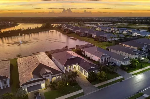 17680 Azul Dr, Lakewood Ranch, FL 34202