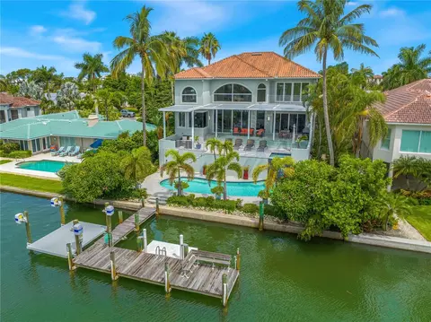 442 Cleveland Dr, Sarasota, FL 34236