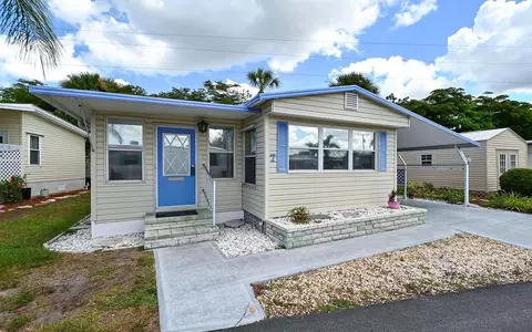 7 Southwinds Dr, Sarasota, FL 34231