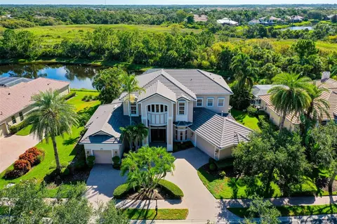 8917 Bloomfield Blvd, Sarasota, FL 34238