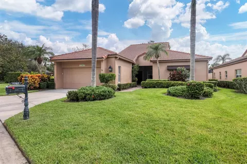 7707 Calle Facil, Sarasota, FL 34238