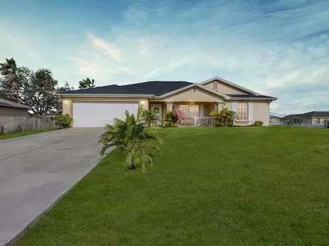 1049 NE 40th Ter, Cape Coral, FL 33909